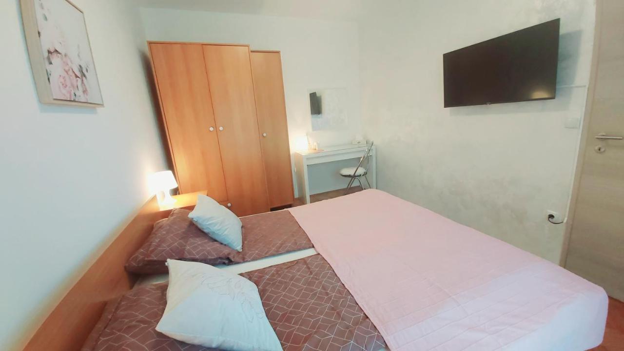 Apartments Lidija อูมัค ภายนอก รูปภาพ